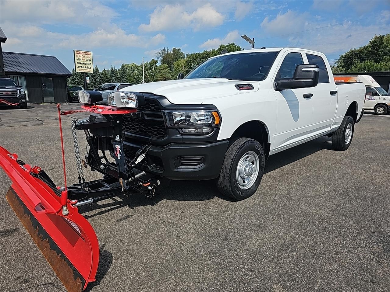 RAM 2500 Tradesman 4x4 Crew Cab 6'4" Box 2023