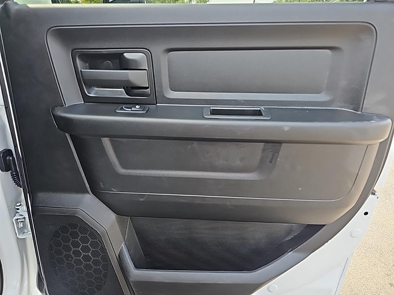 RAM 2500 Tradesman 4x4 Crew Cab 6'4" Box 2023