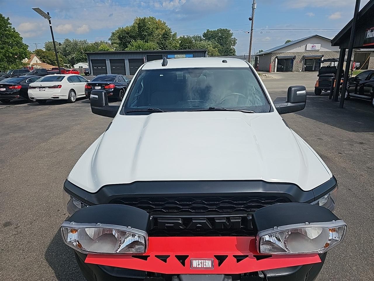 RAM 2500 Tradesman 4x4 Crew Cab 6'4" Box 2023