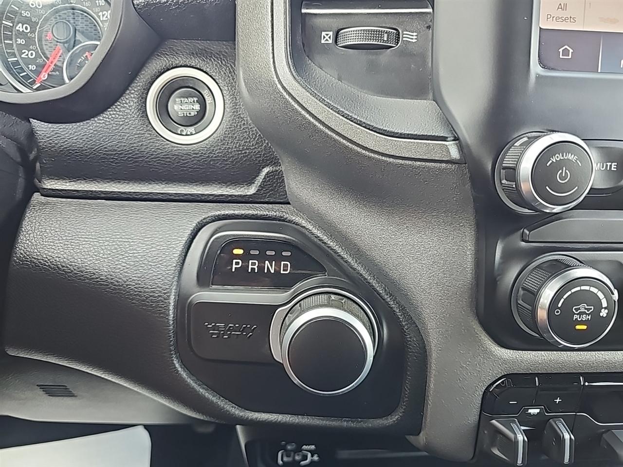 RAM 2500 Tradesman 4x4 Crew Cab 6'4" Box 2023