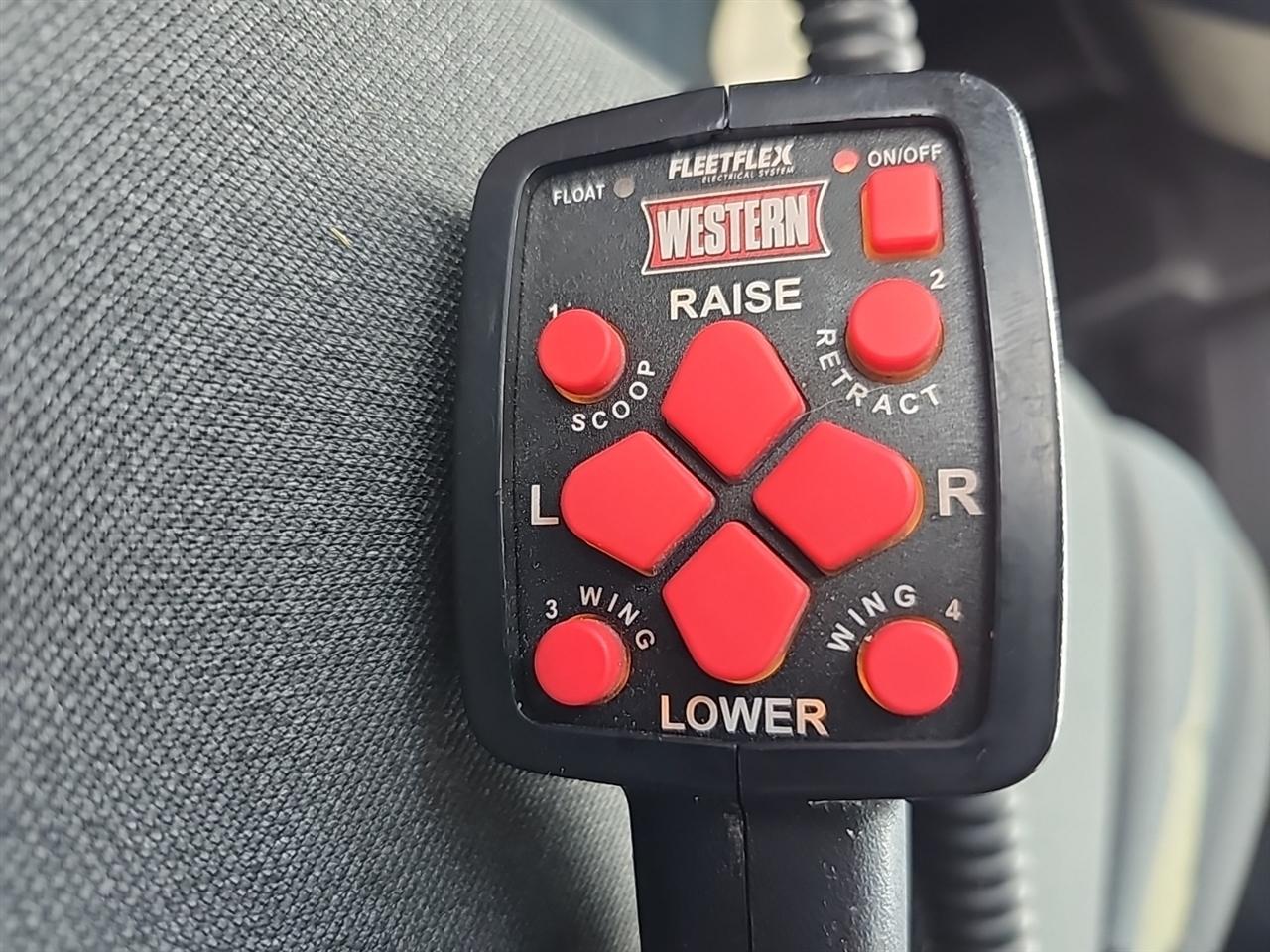 RAM 2500 Tradesman 4x4 Crew Cab 6'4" Box 2023