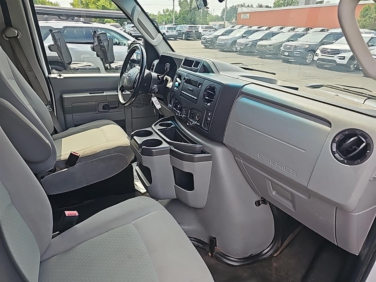 Ford Econoline Cargo Van E-250 Recreational 2014