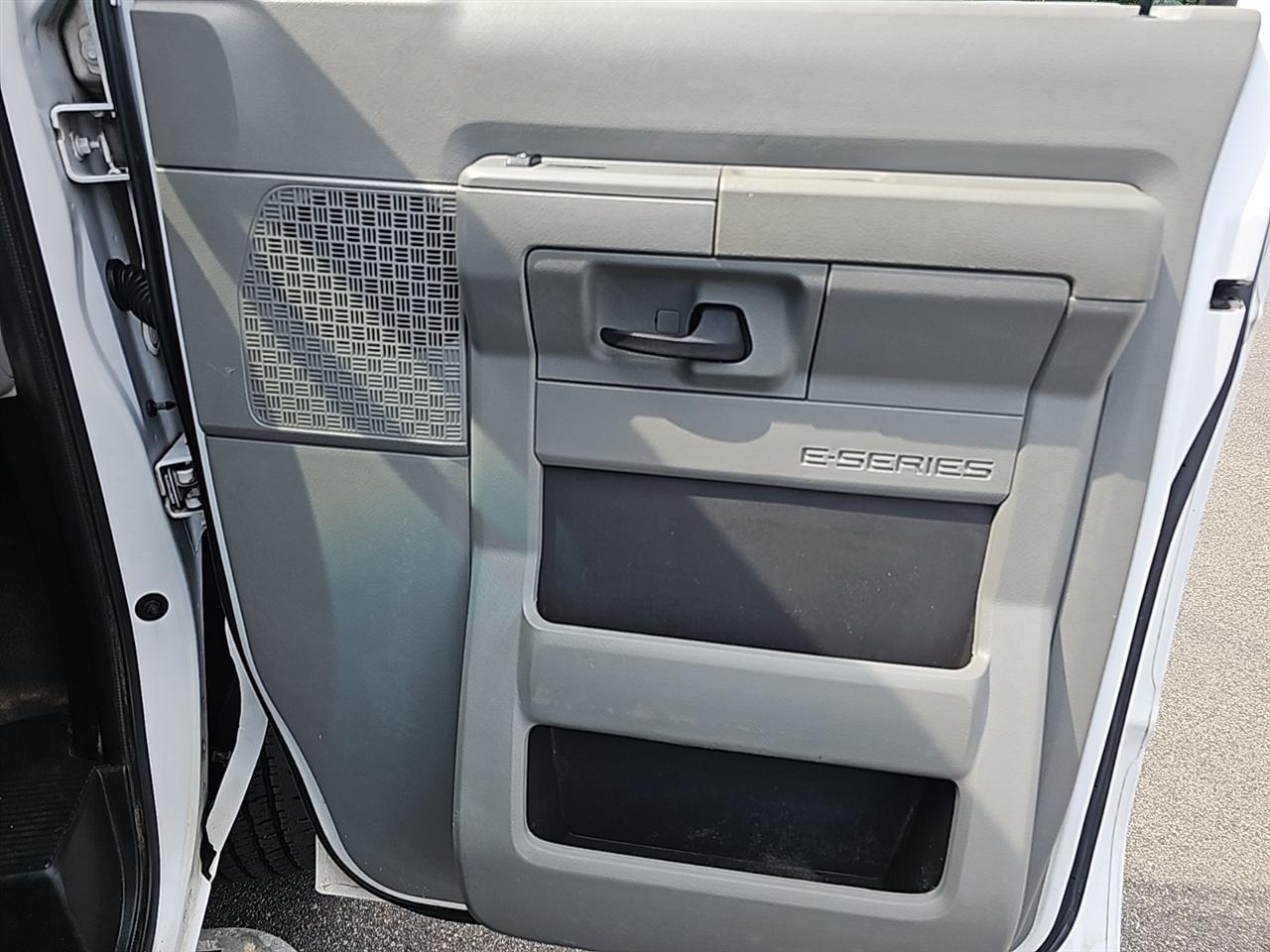 Ford Econoline Cargo Van E-250 Recreational 2014