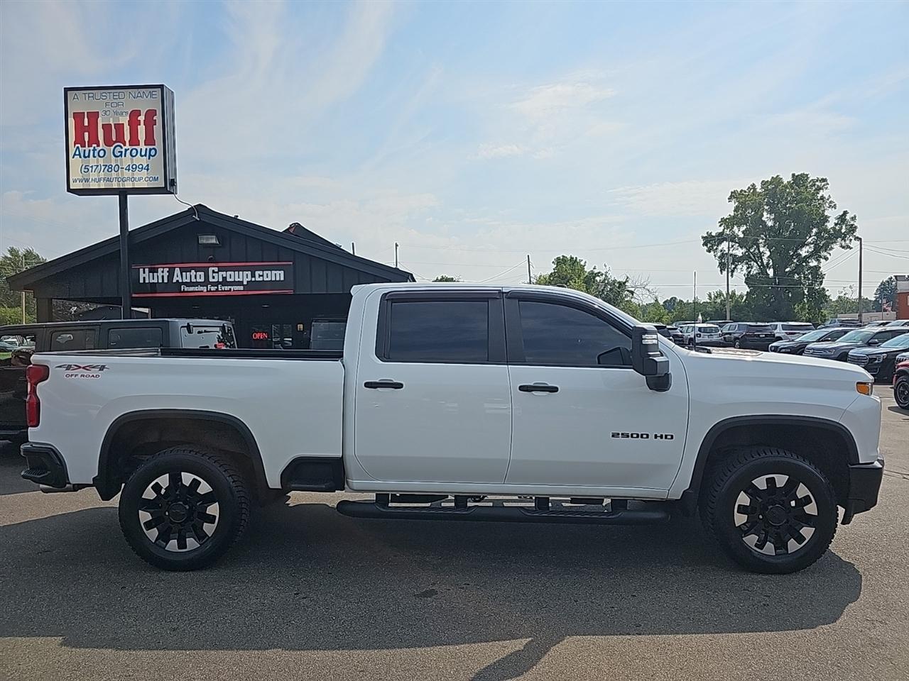 Chevrolet Silverado 2500HD 4WD Crew Cab 159" Custom 2020