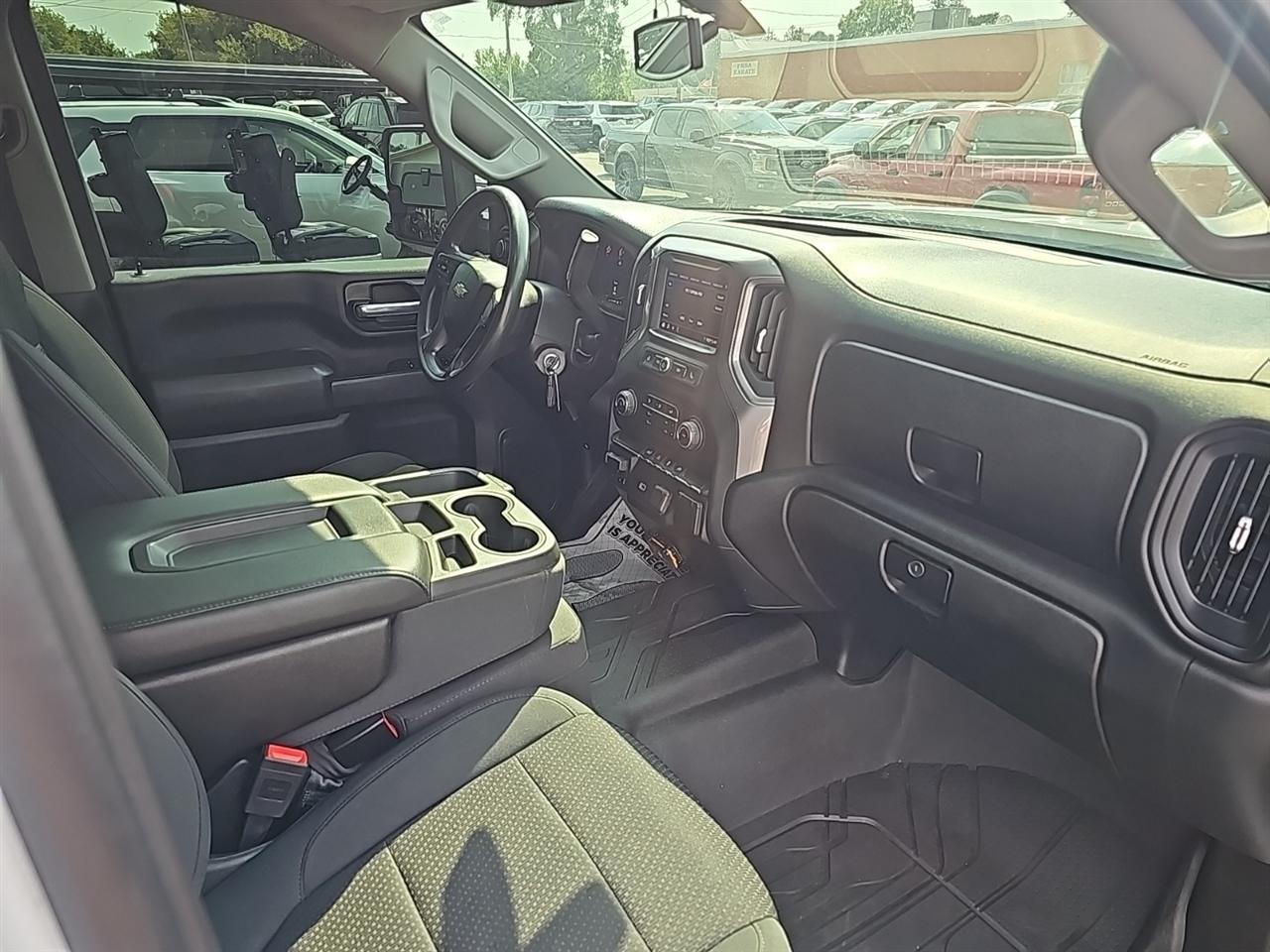 Chevrolet Silverado 2500HD 4WD Crew Cab 159" Custom 2020