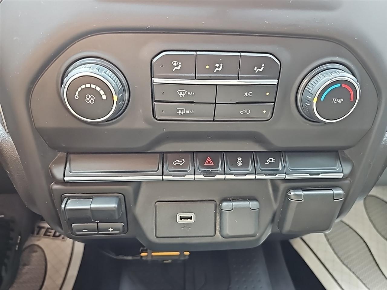 Chevrolet Silverado 2500HD 4WD Crew Cab 159" Custom 2020