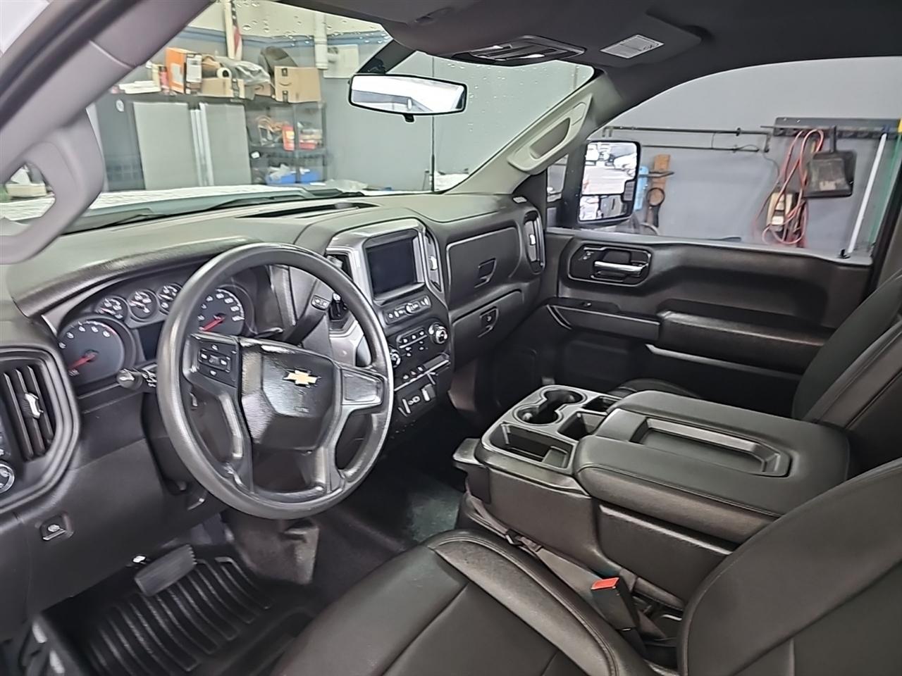 Chevrolet Silverado 2500HD 4WD Reg Cab 142" Work Truck 2022