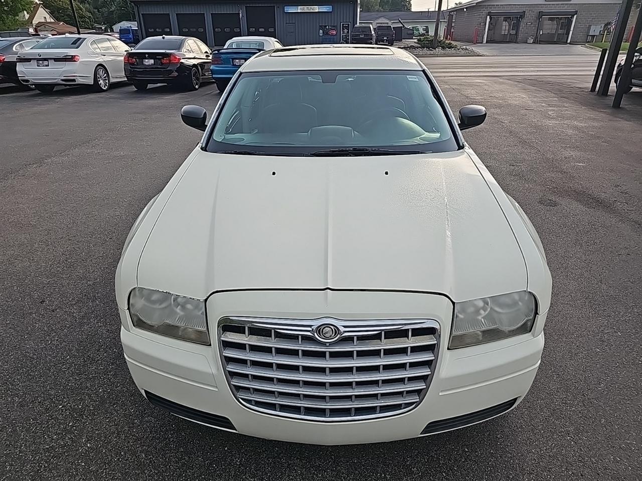 Chrysler 300 4dr Sdn 300 RWD 2007