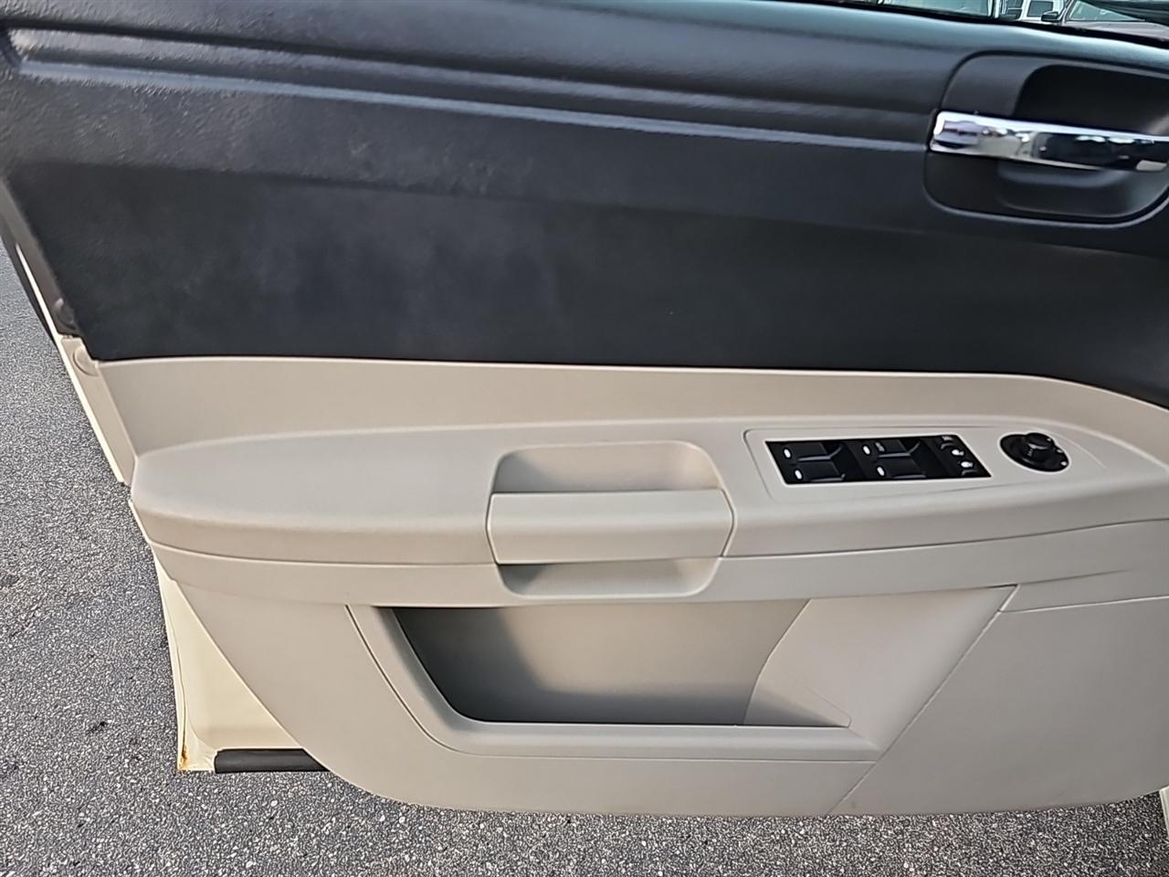 Chrysler 300 4dr Sdn 300 RWD 2007