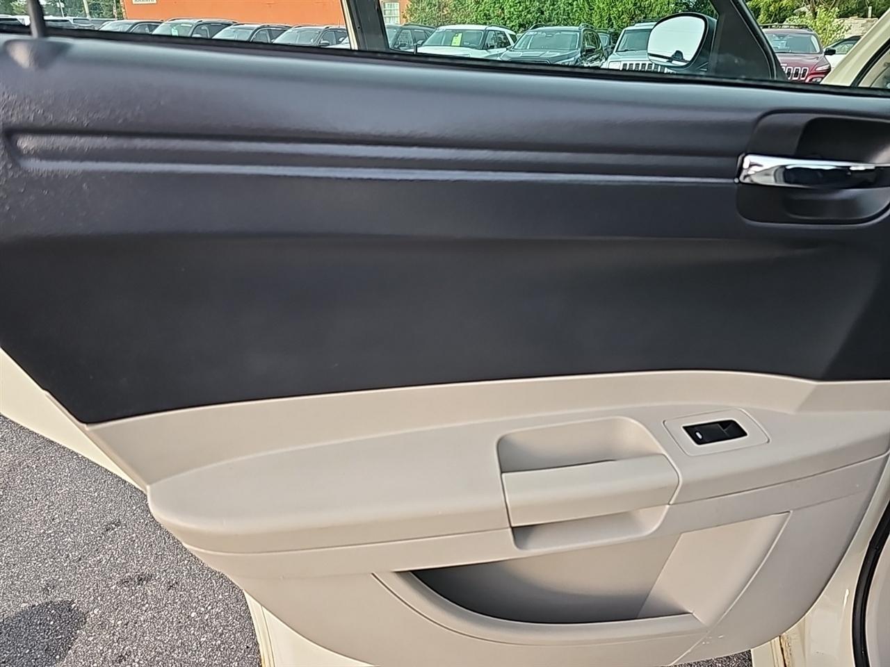 Chrysler 300 4dr Sdn 300 RWD 2007
