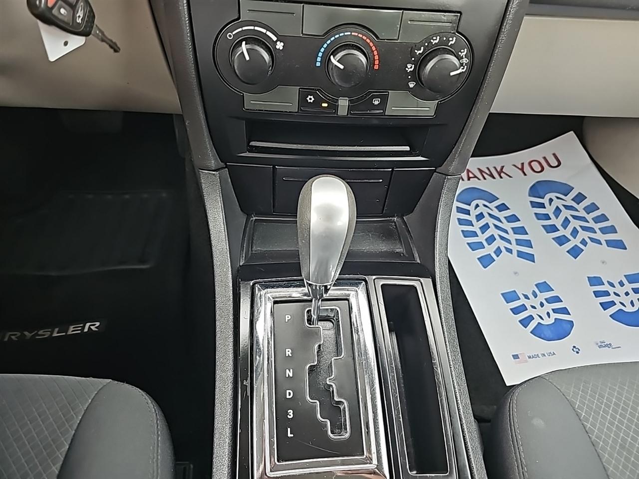 Chrysler 300 4dr Sdn 300 RWD 2007