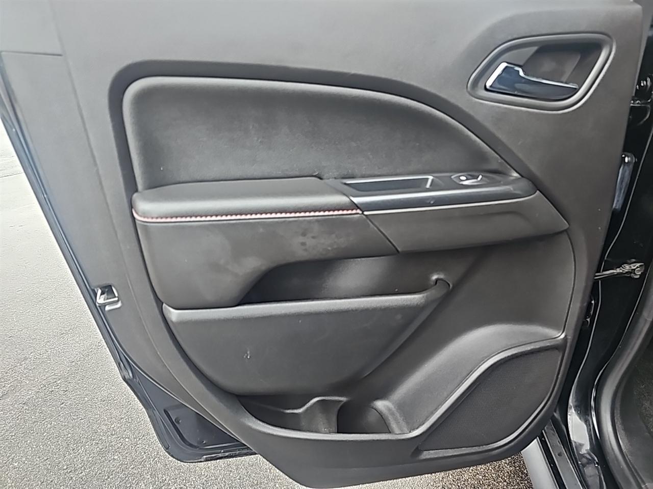 GMC Canyon 4WD Crew Cab 128.3" All Terrain w/Cloth 2018