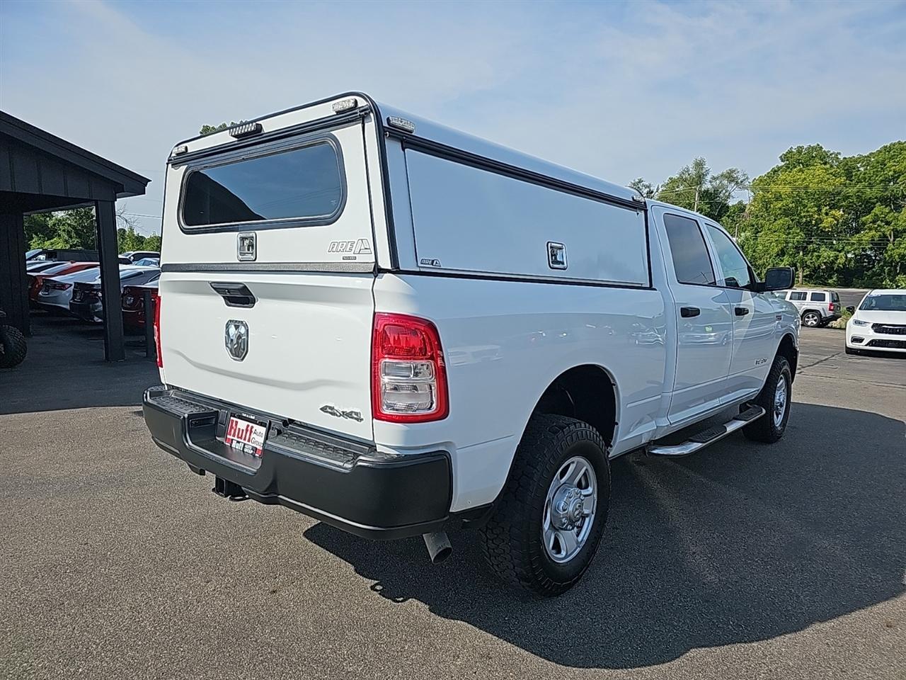 RAM 2500 Tradesman 4x4 Crew Cab 6'4" Box 2022
