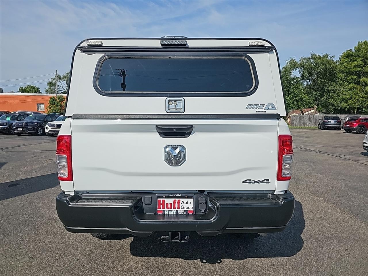 RAM 2500 Tradesman 4x4 Crew Cab 6'4" Box 2022