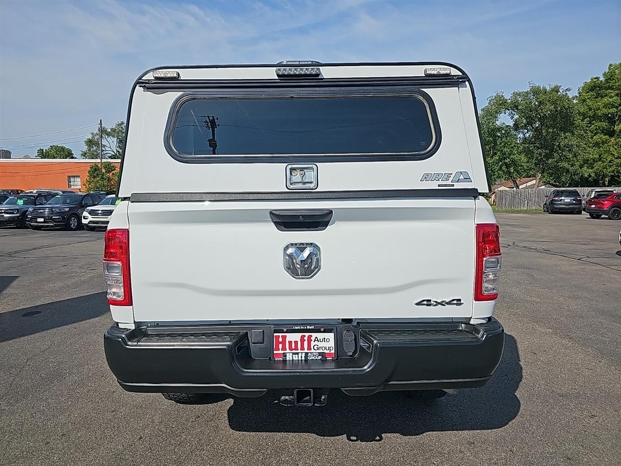 RAM 2500 Tradesman 4x4 Crew Cab 6'4" Box 2022