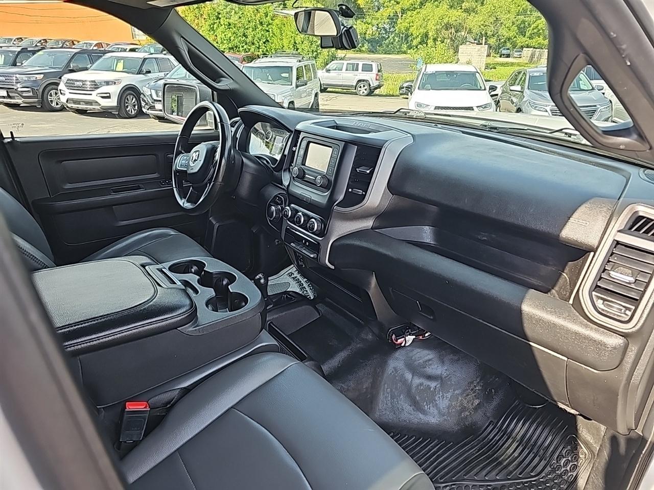RAM 2500 Tradesman 4x4 Crew Cab 6'4" Box 2022