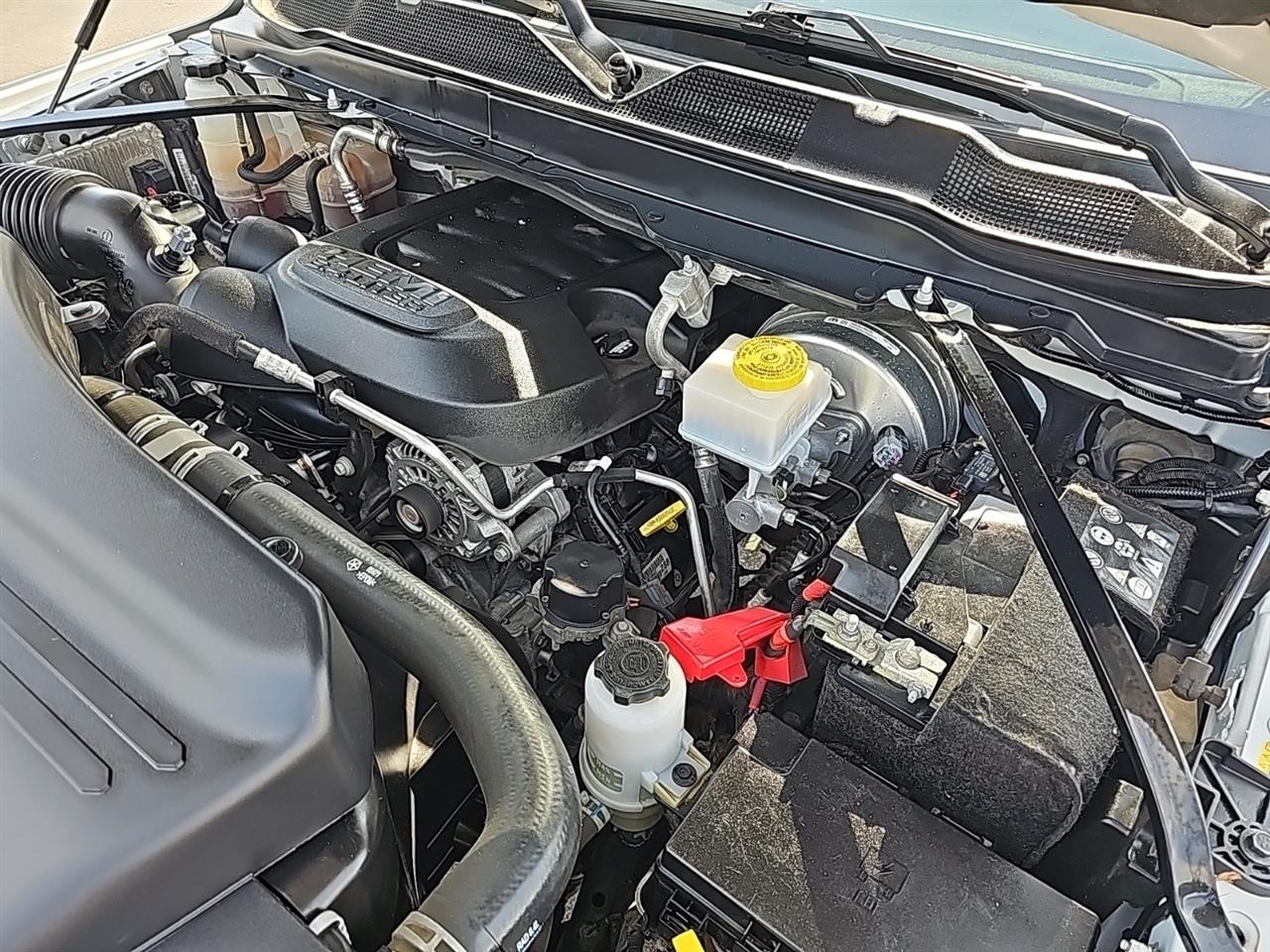 RAM 2500 Tradesman 4x4 Crew Cab 6'4" Box 2022