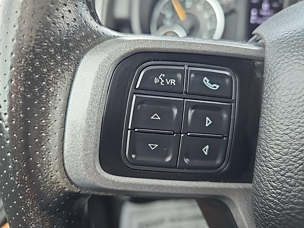 RAM 2500 Tradesman 4x4 Crew Cab 6'4" Box 2022