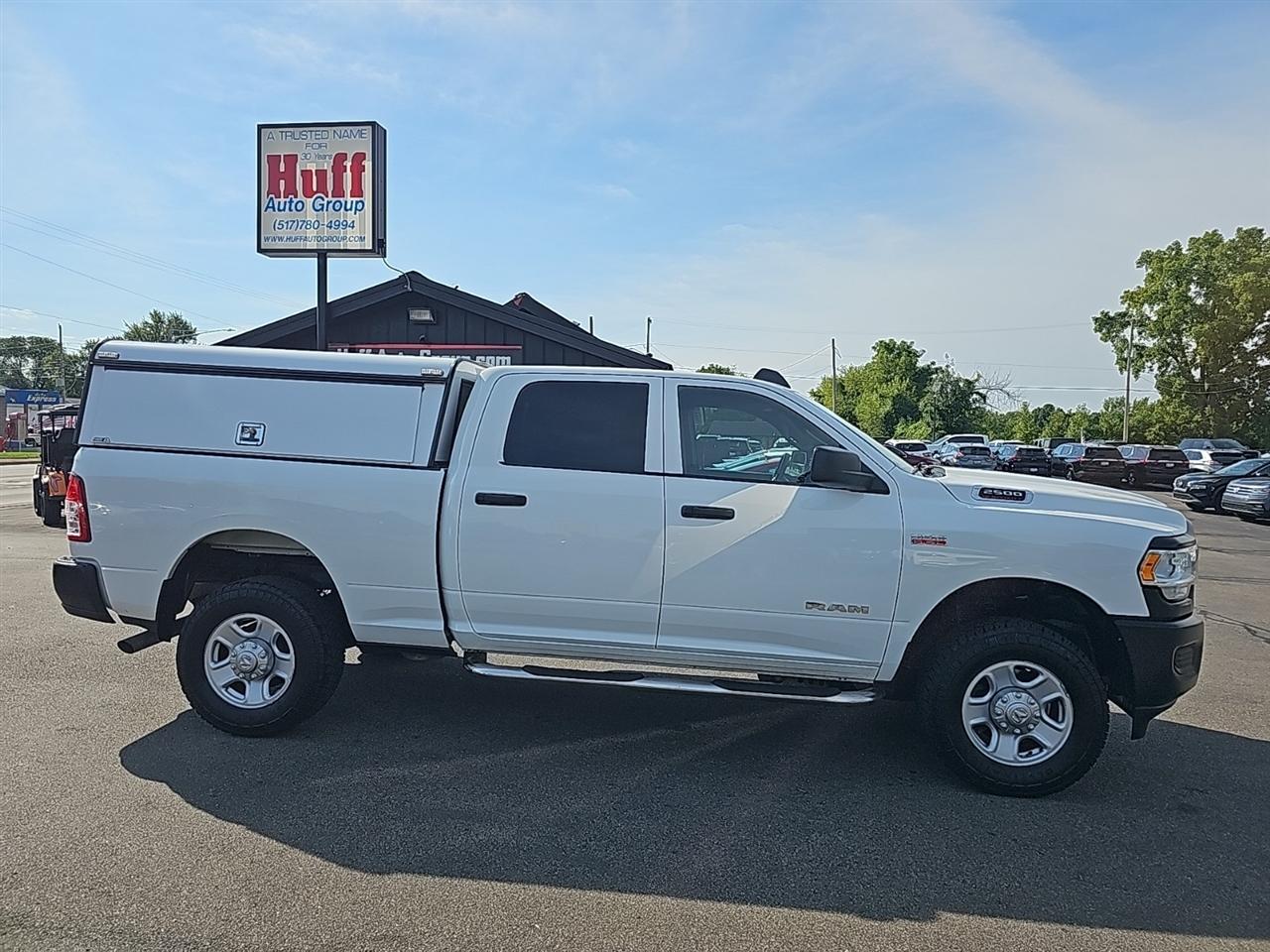 RAM 2500 Tradesman 4x4 Crew Cab 6'4" Box 2022