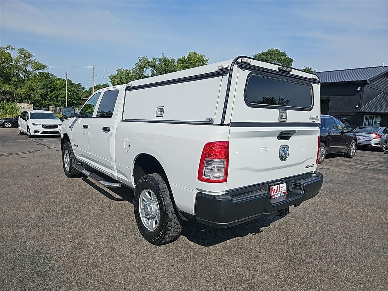 RAM 2500 Tradesman 4x4 Crew Cab 6'4" Box 2022