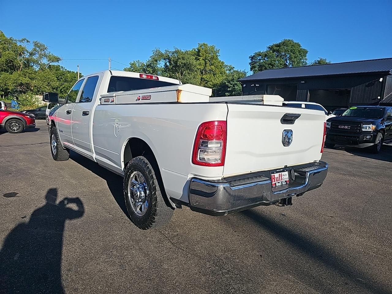 RAM 2500 Tradesman 4x2 Crew Cab 8' Box 2022