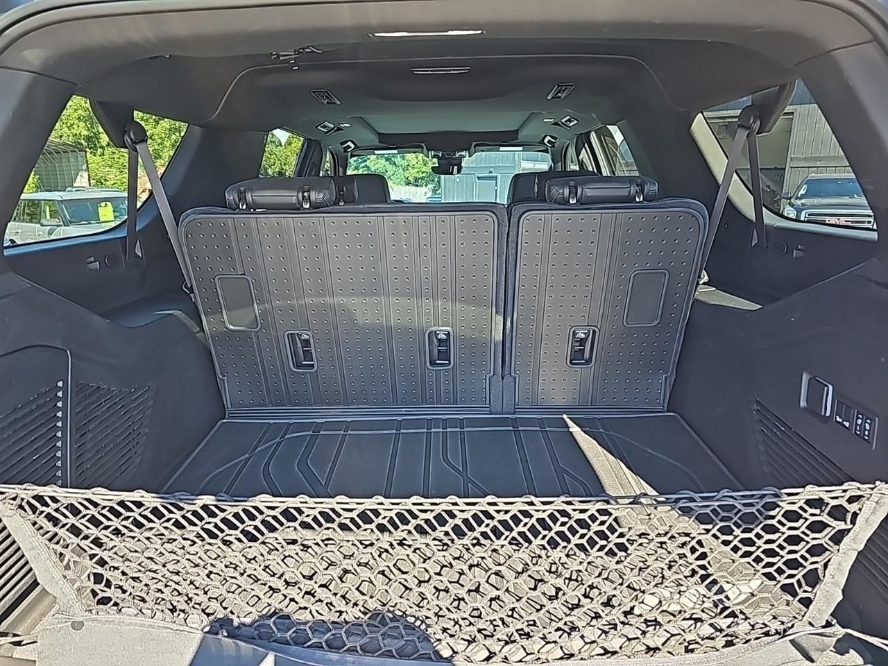 Chevrolet Suburban 4WD 4dr High Country 2024