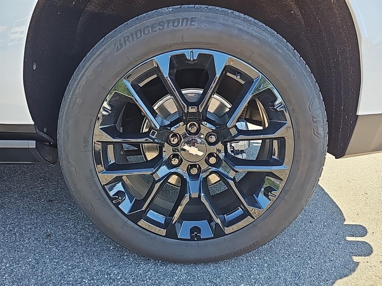Chevrolet Suburban 4WD 4dr High Country 2024
