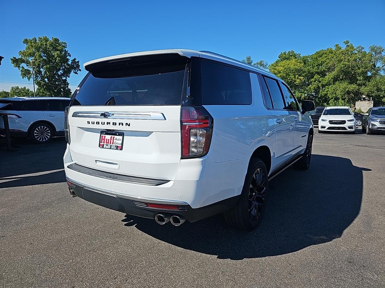 Chevrolet Suburban 4WD 4dr High Country 2024