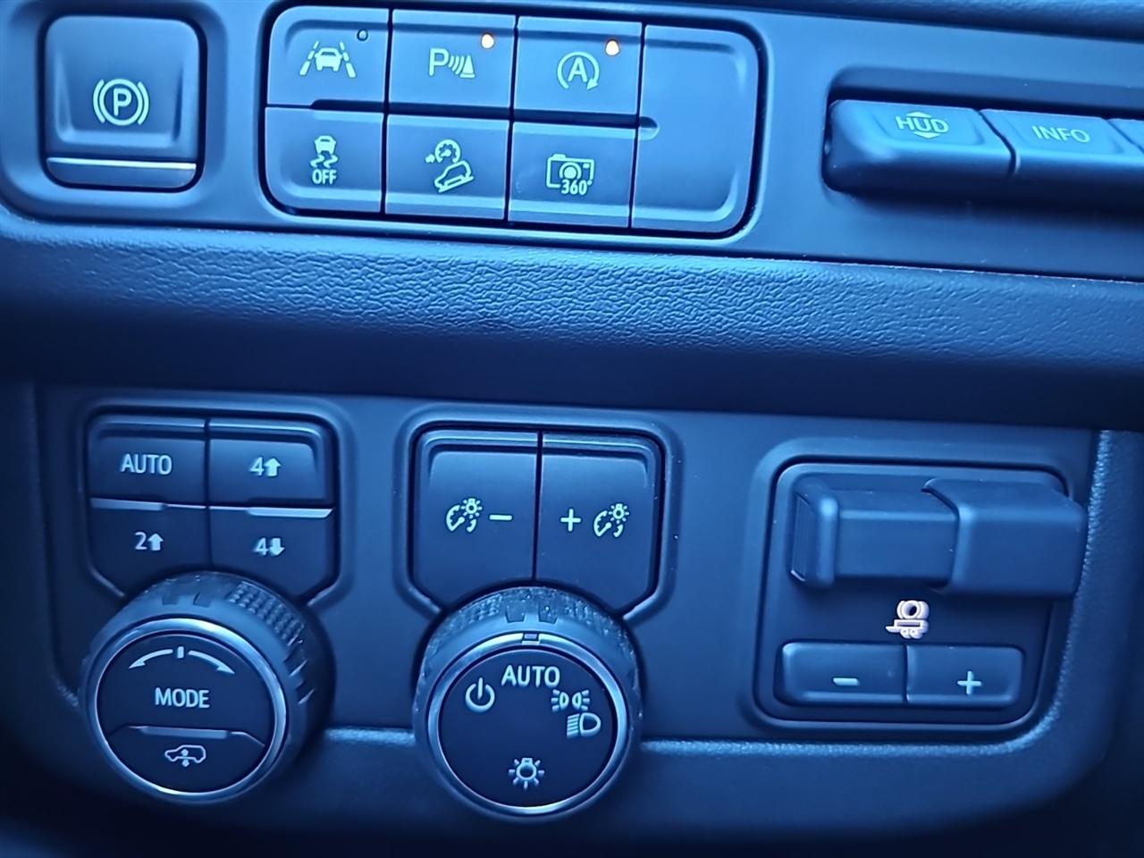 Chevrolet Suburban 4WD 4dr High Country 2024