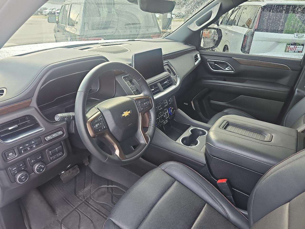 Chevrolet Suburban 4WD 4dr High Country 2024