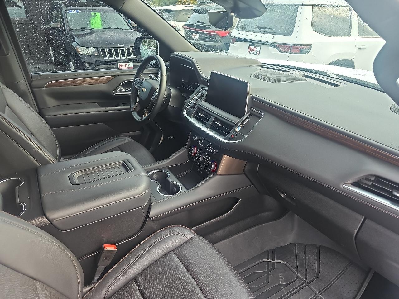 Chevrolet Suburban 4WD 4dr High Country 2024