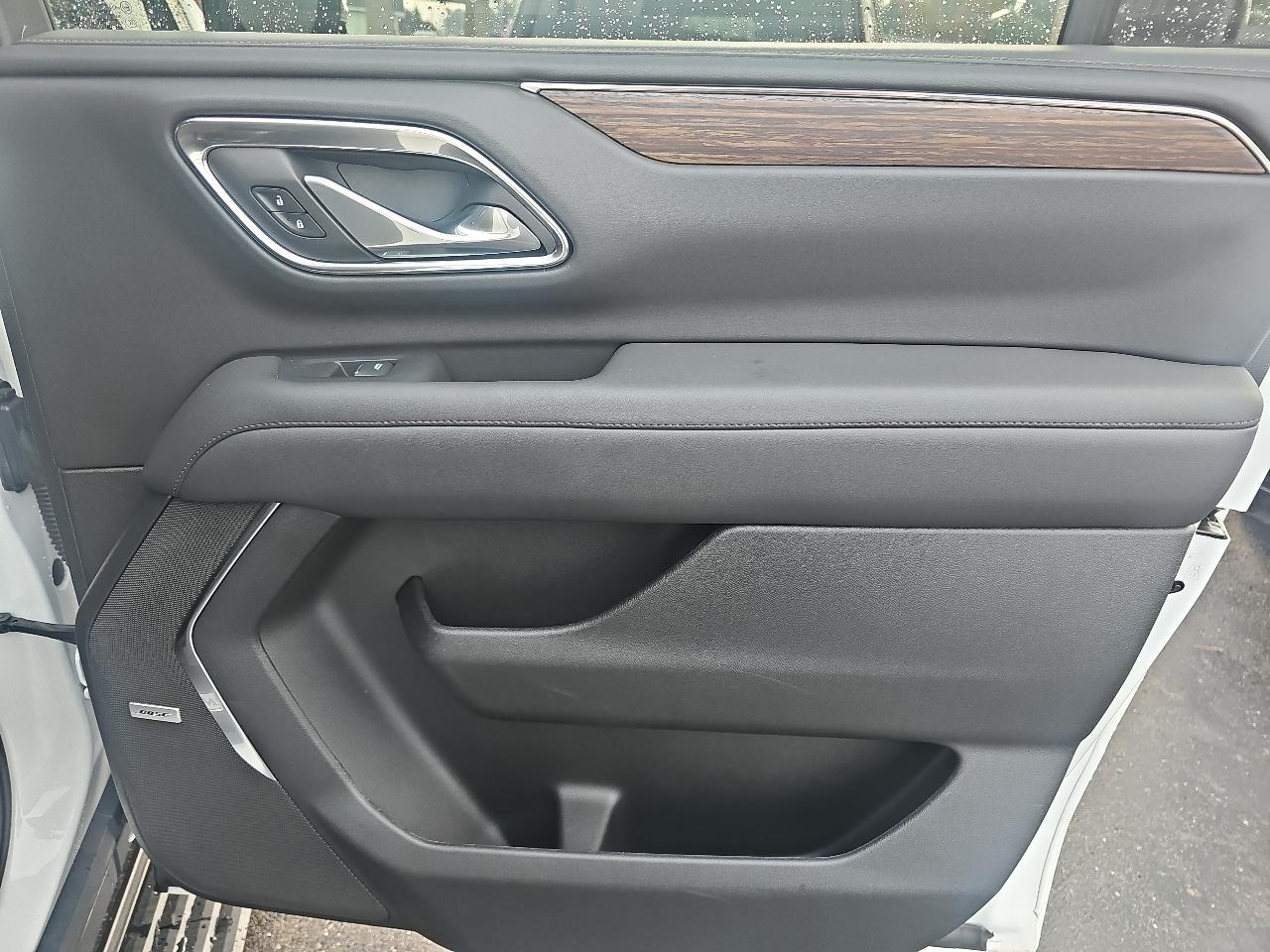 Chevrolet Suburban 4WD 4dr High Country 2024