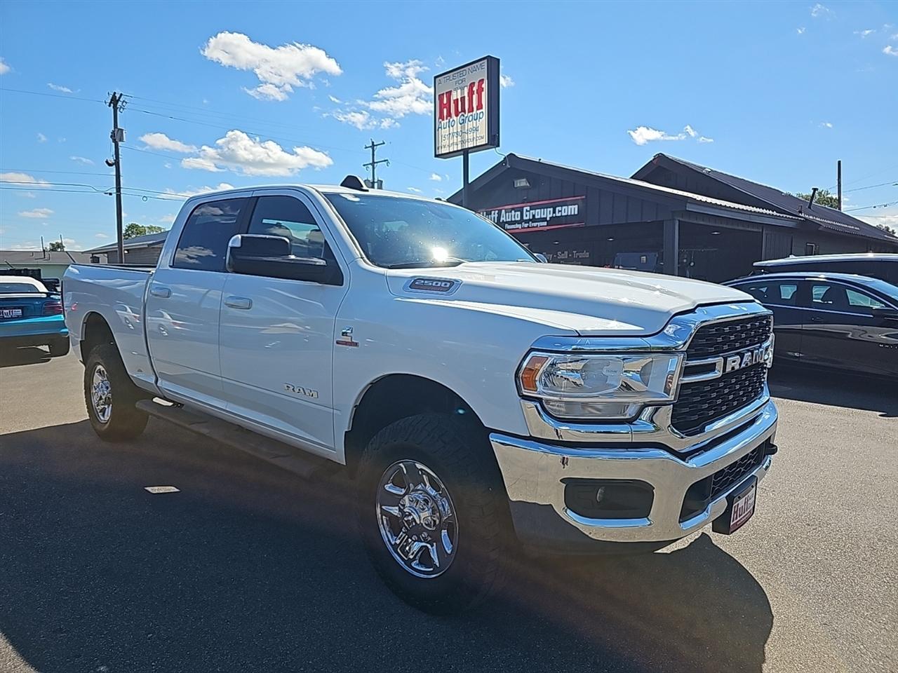 RAM 2500 Big Horn 4x4 Crew Cab 6'4" Box 2022
