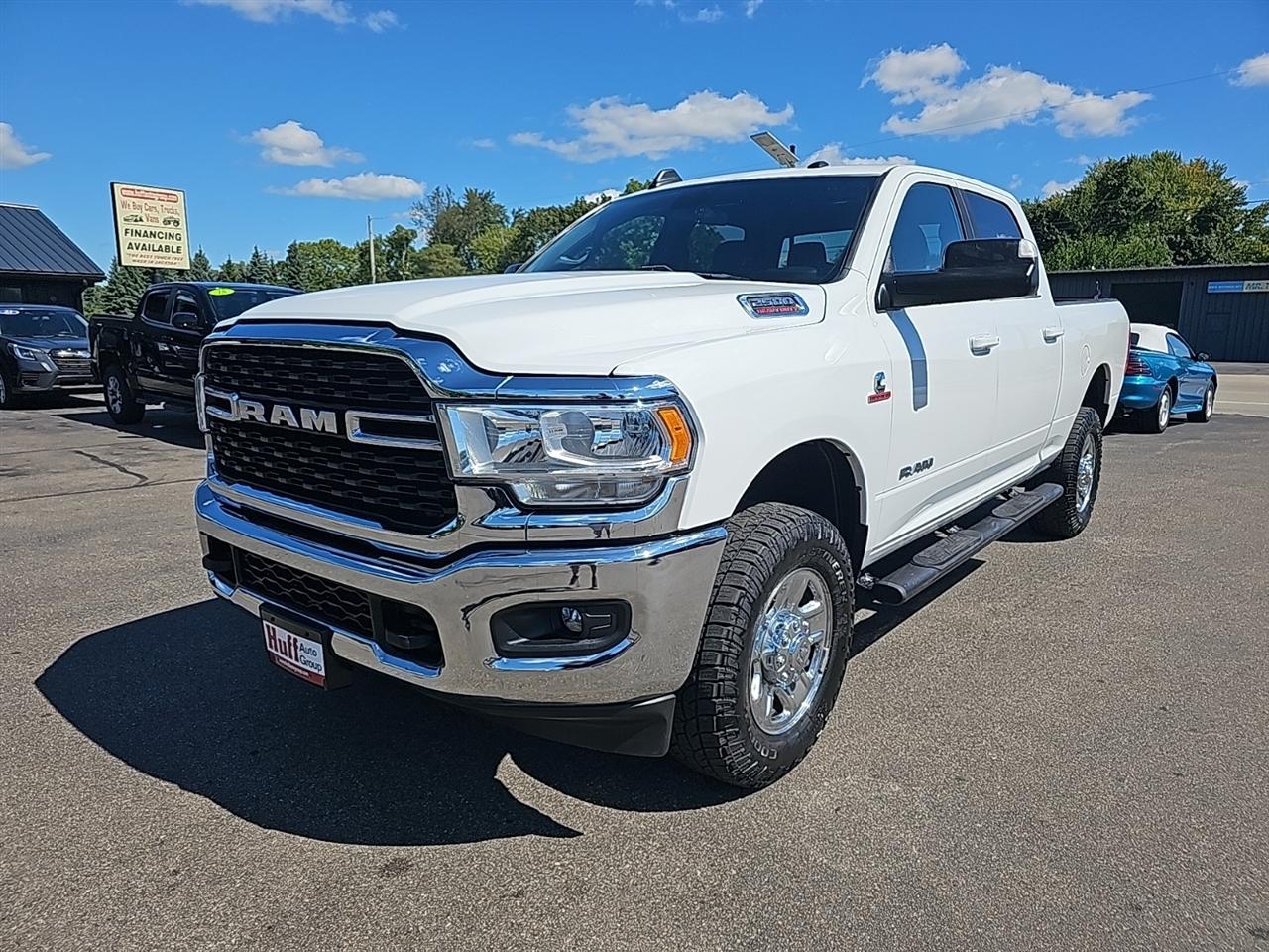 RAM 2500 Big Horn 4x4 Crew Cab 6'4" Box 2022