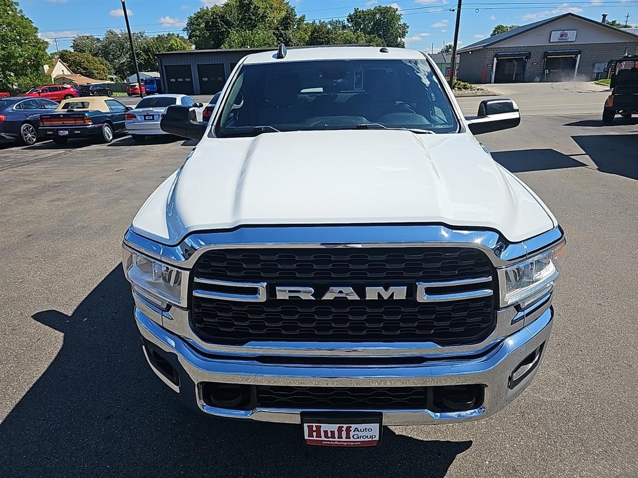 RAM 2500 Big Horn 4x4 Crew Cab 6'4" Box 2022