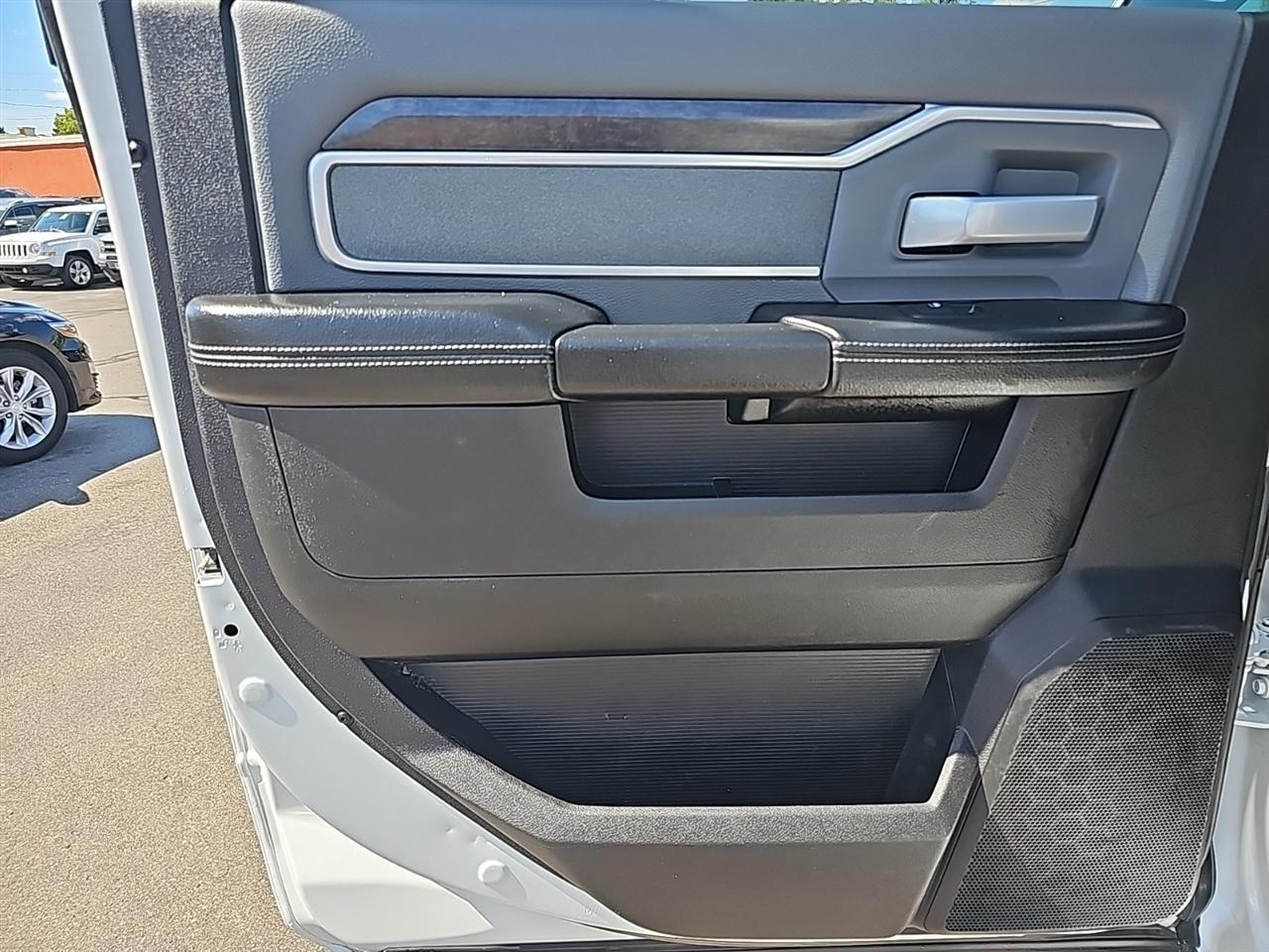 RAM 2500 Big Horn 4x4 Crew Cab 6'4" Box 2022