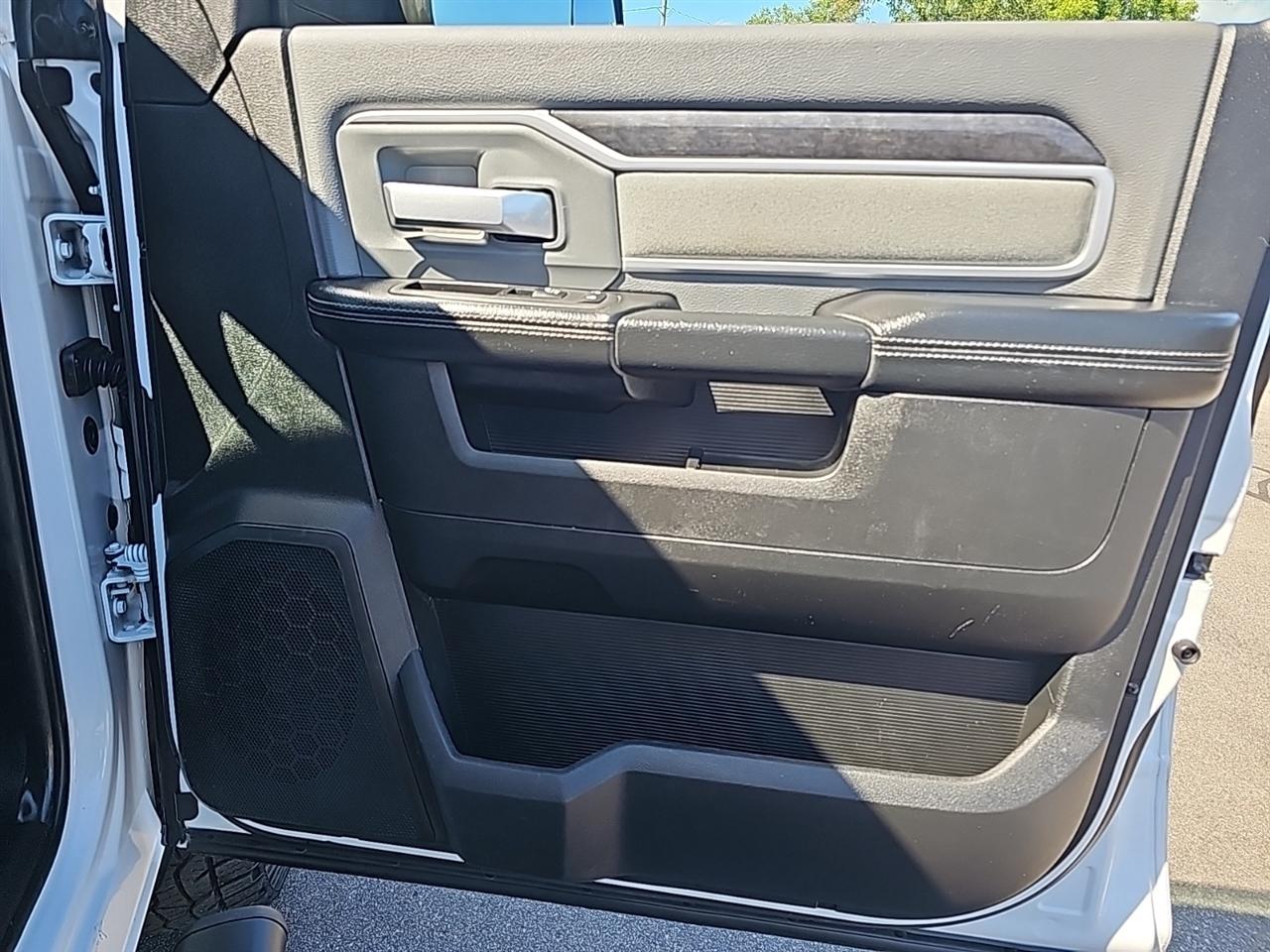RAM 2500 Big Horn 4x4 Crew Cab 6'4" Box 2022