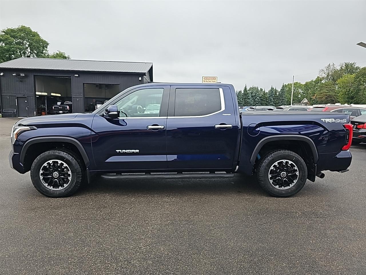 Toyota Tundra 4WD Limited CrewMax 5.5' Bed (Natl) 2022
