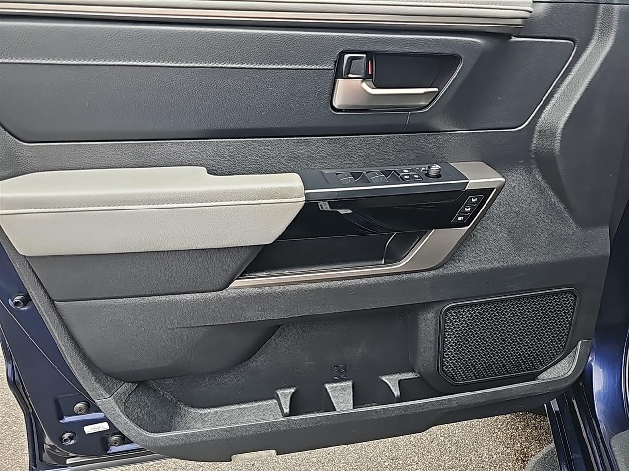 Toyota Tundra 4WD Limited CrewMax 5.5' Bed (Natl) 2022