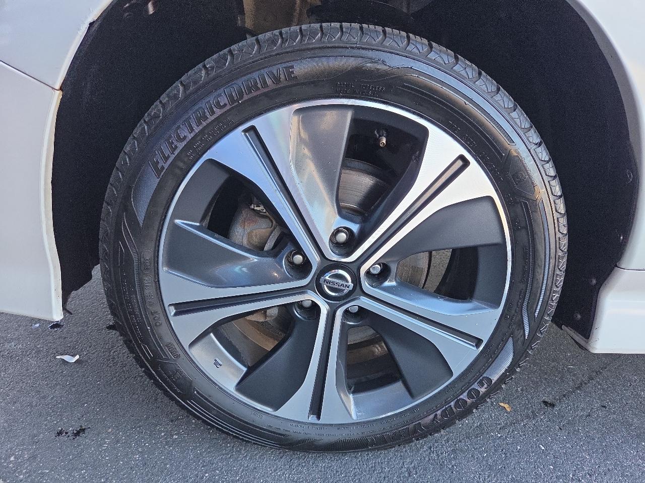 Nissan Leaf SL Hatchback 2018