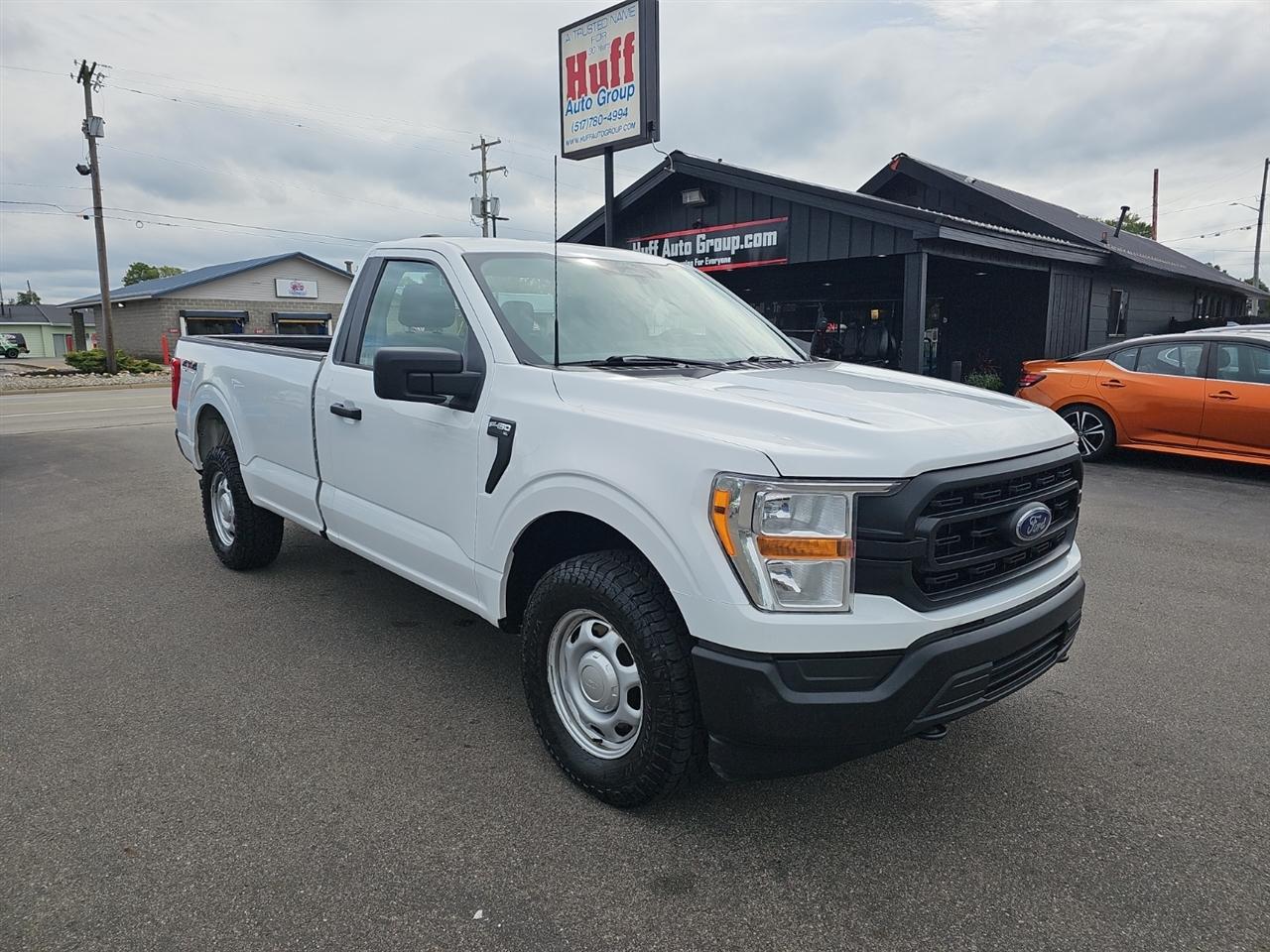 Ford F-150 XLT 4WD Reg Cab 8' Box 2022