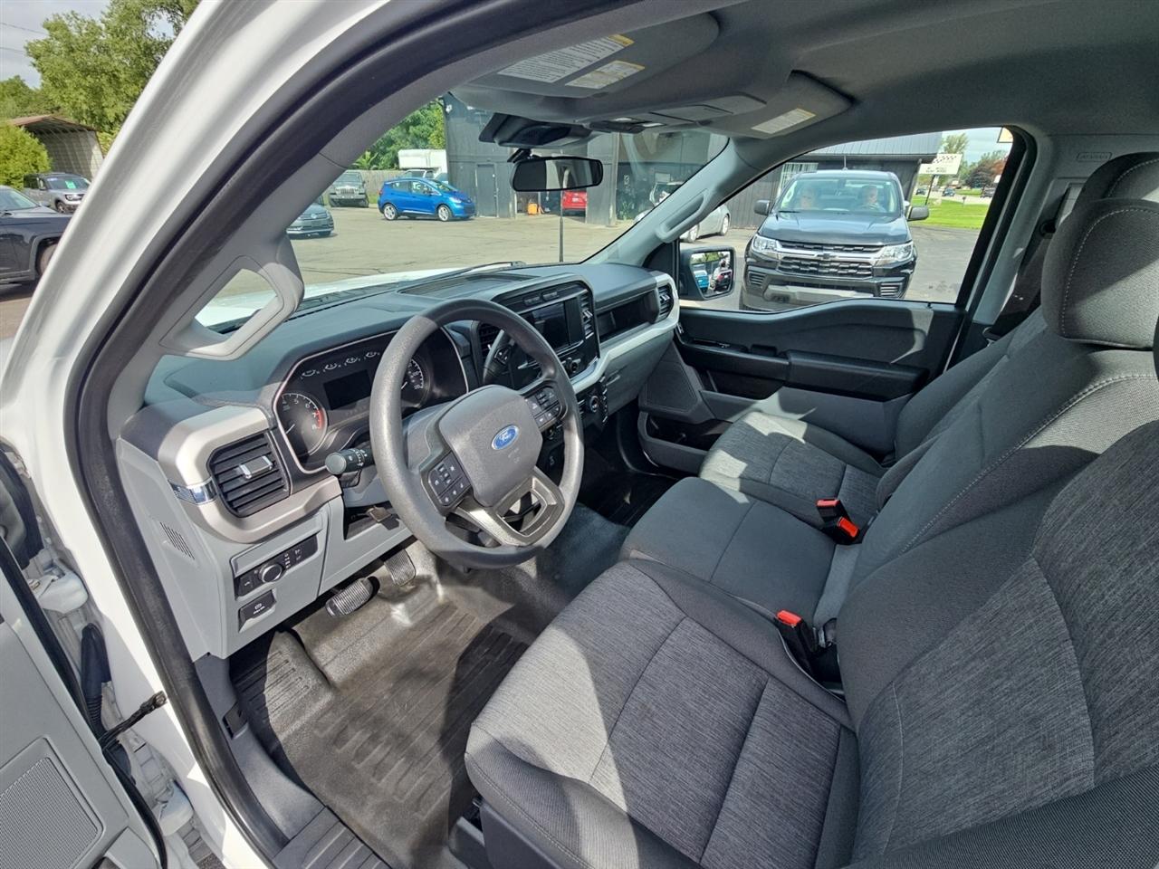 Ford F-150 XLT 4WD Reg Cab 8' Box 2022