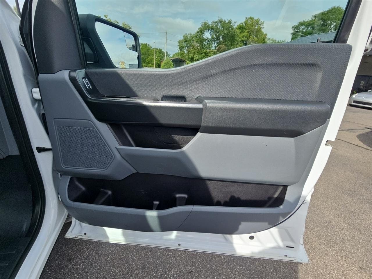 Ford F-150 XLT 4WD Reg Cab 8' Box 2022