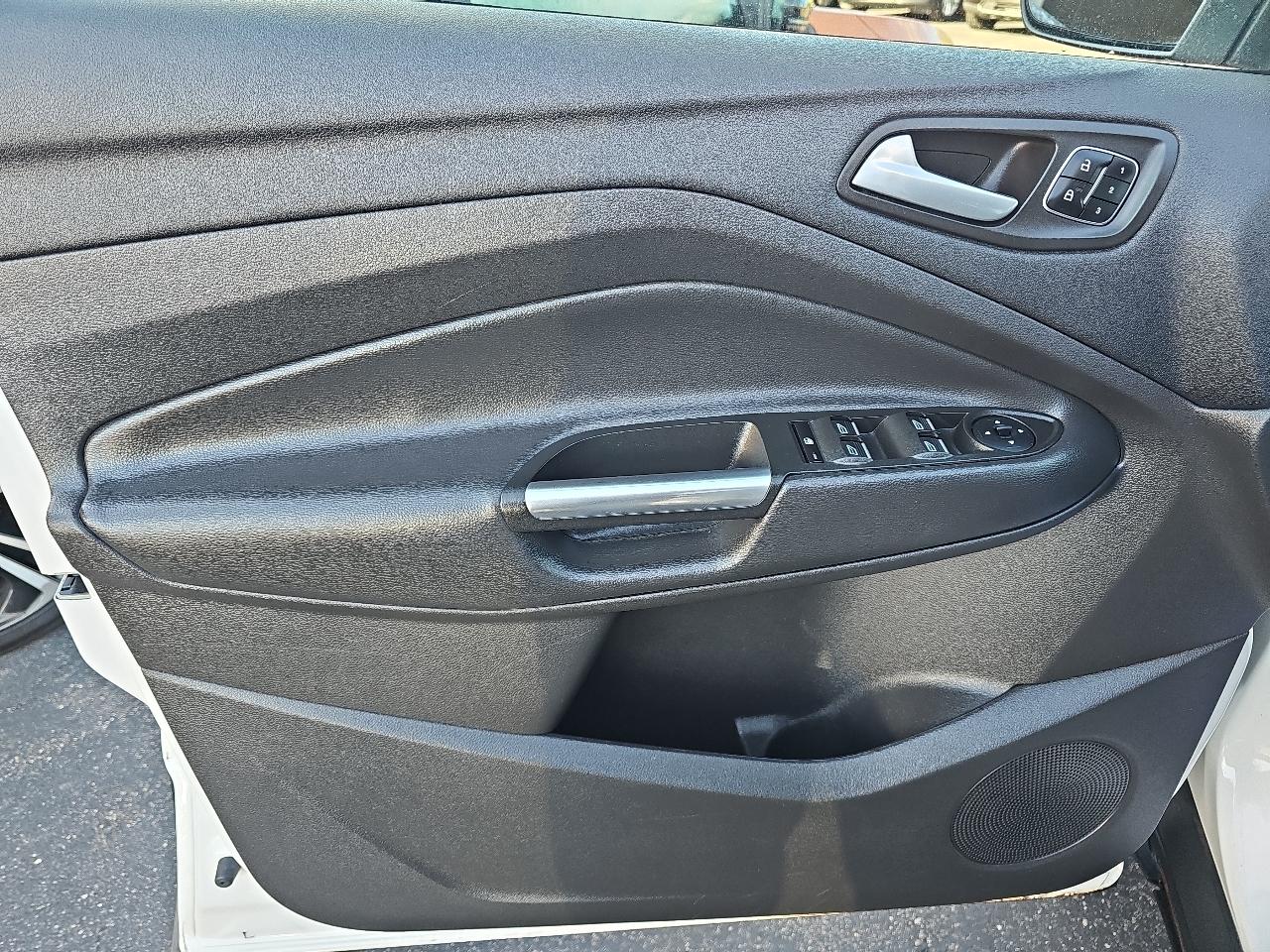 Ford Escape Titanium 4WD 2017