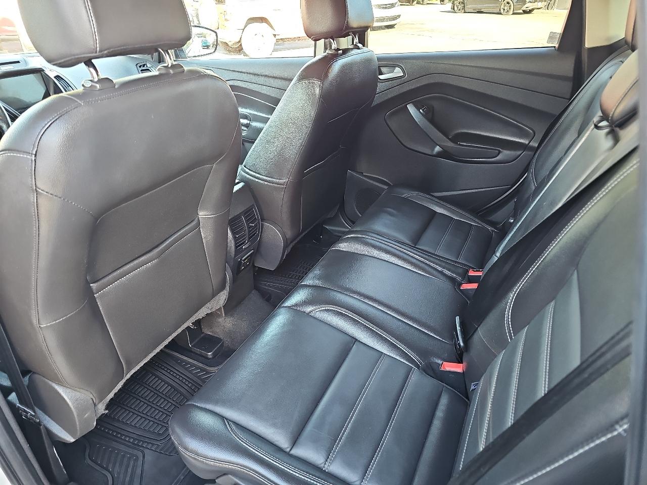 Ford Escape Titanium 4WD 2017