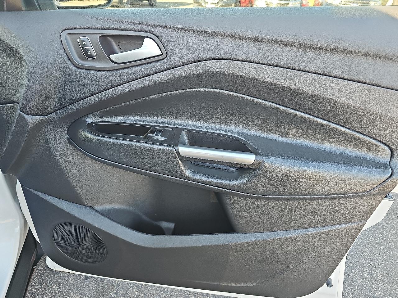 Ford Escape Titanium 4WD 2017