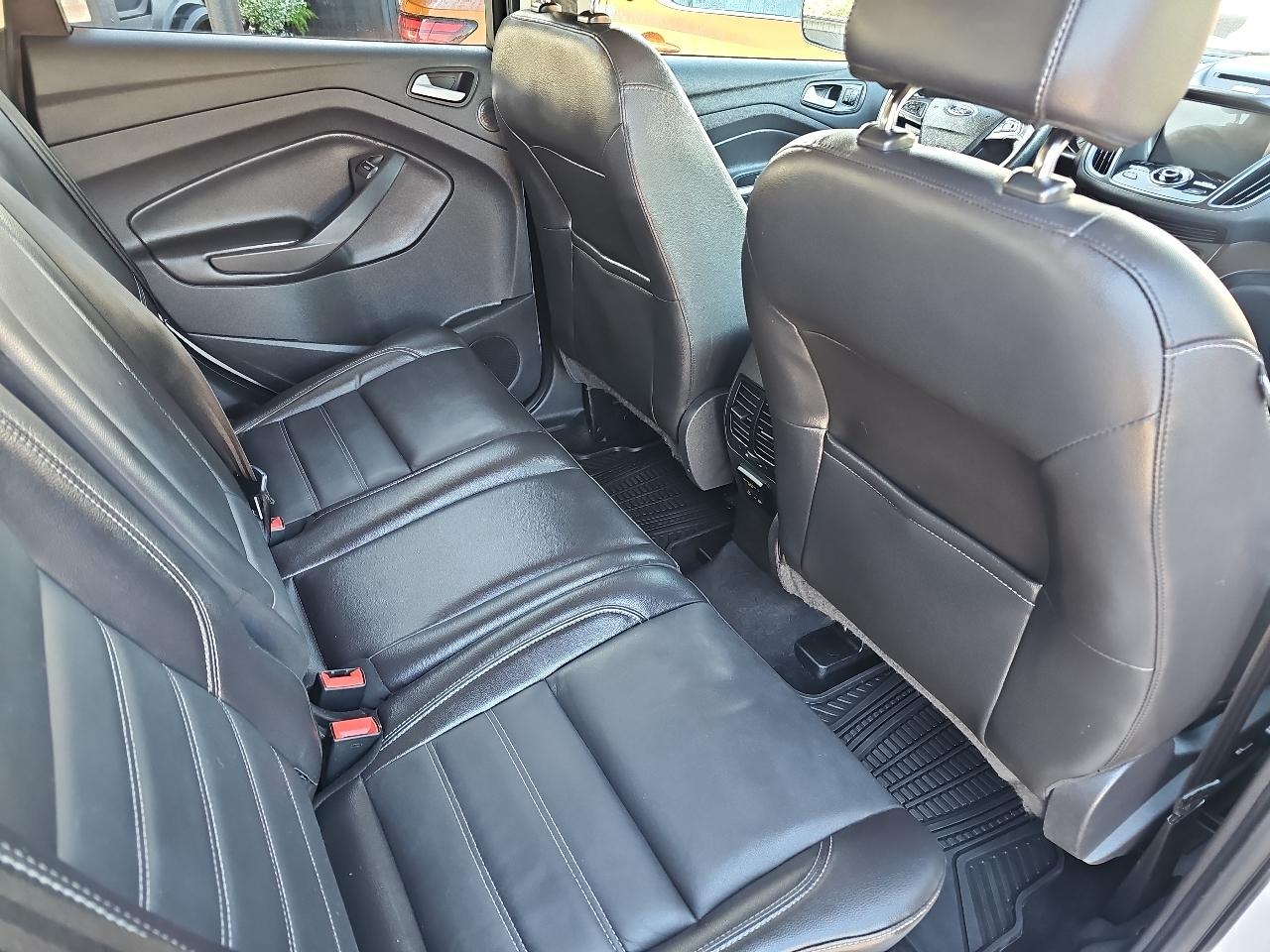 Ford Escape Titanium 4WD 2017