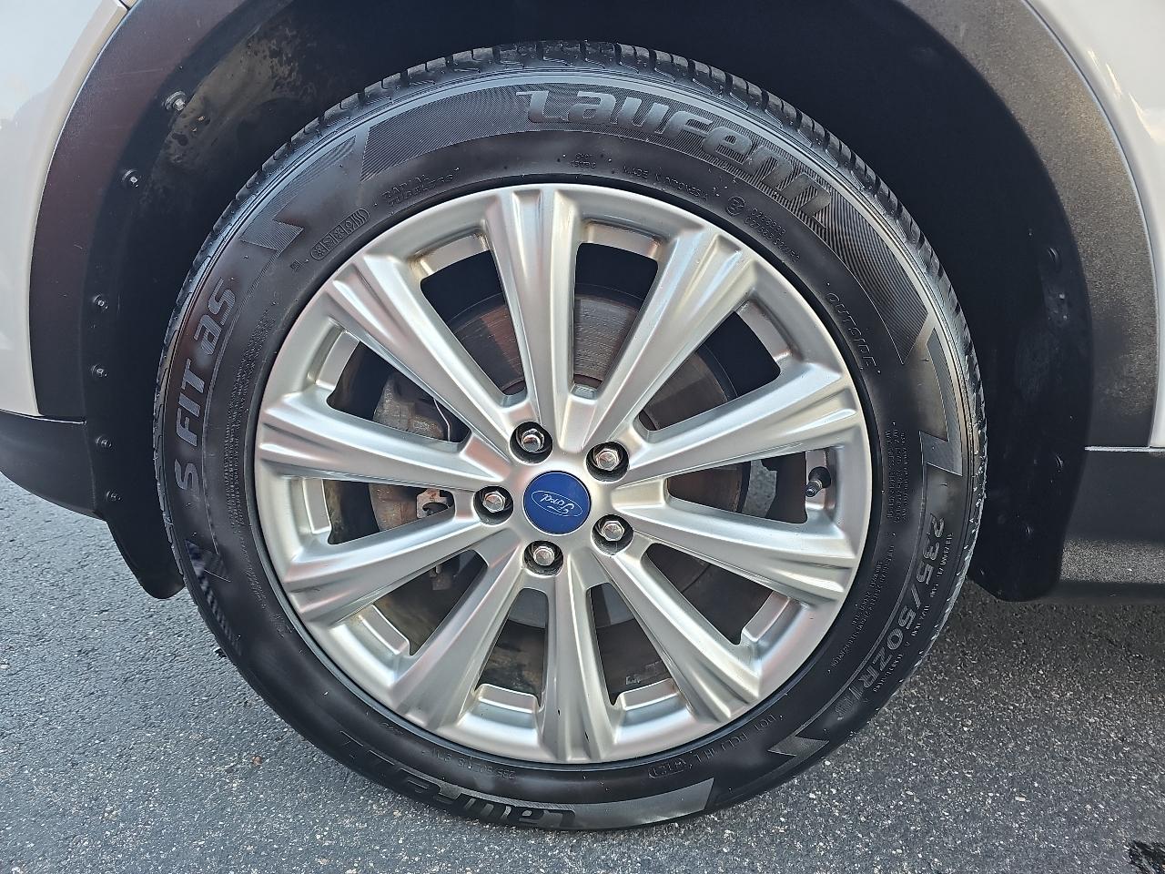 Ford Escape Titanium 4WD 2017