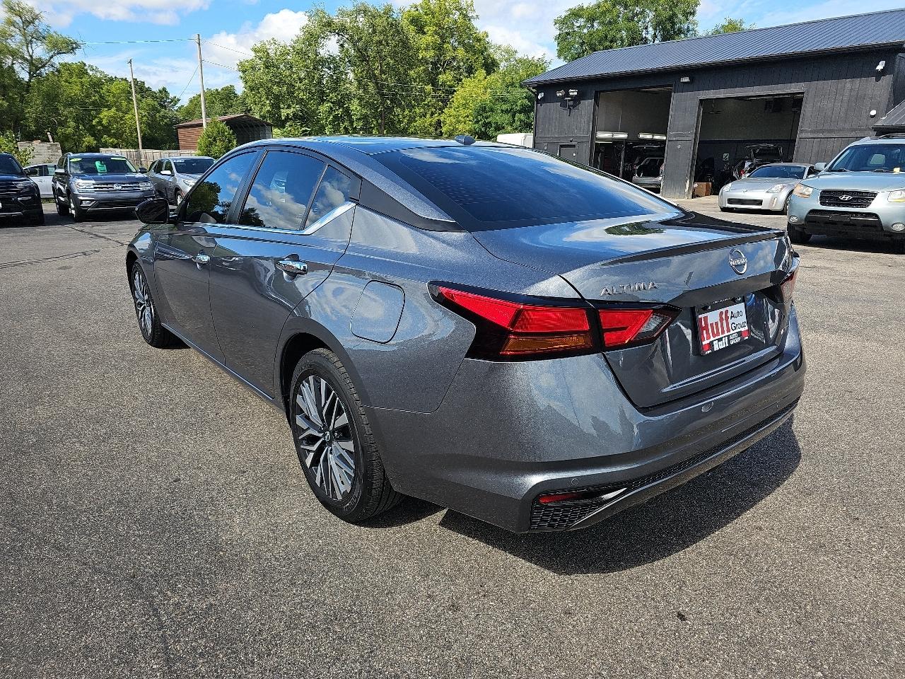 Nissan Altima 2.5 SV AWD Sedan 2024