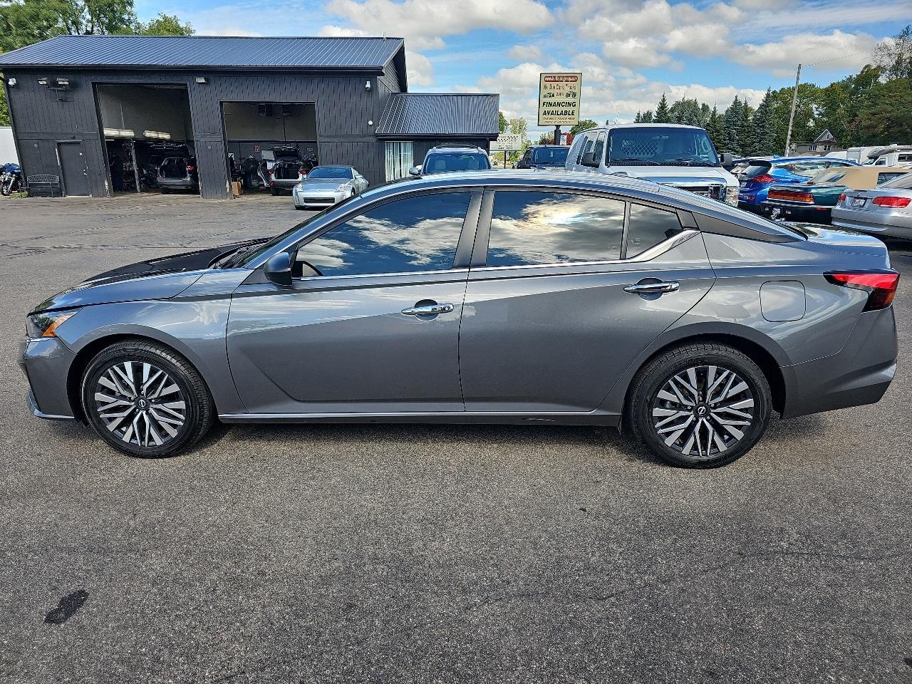Nissan Altima 2.5 SV AWD Sedan 2024